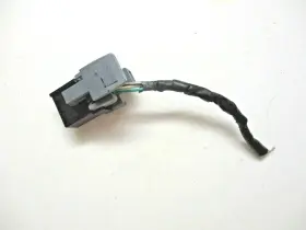 22734876 Gm Chevy Malibu Maxx Lt 2005 Hatchback Plug Jack For Radio Cd Player Factory Oem
