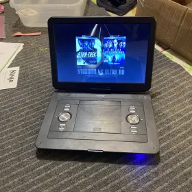 W-1458 Wonnie 15 Inch Portable Dvd Player Rechargeable Swivel / Non Oem Power